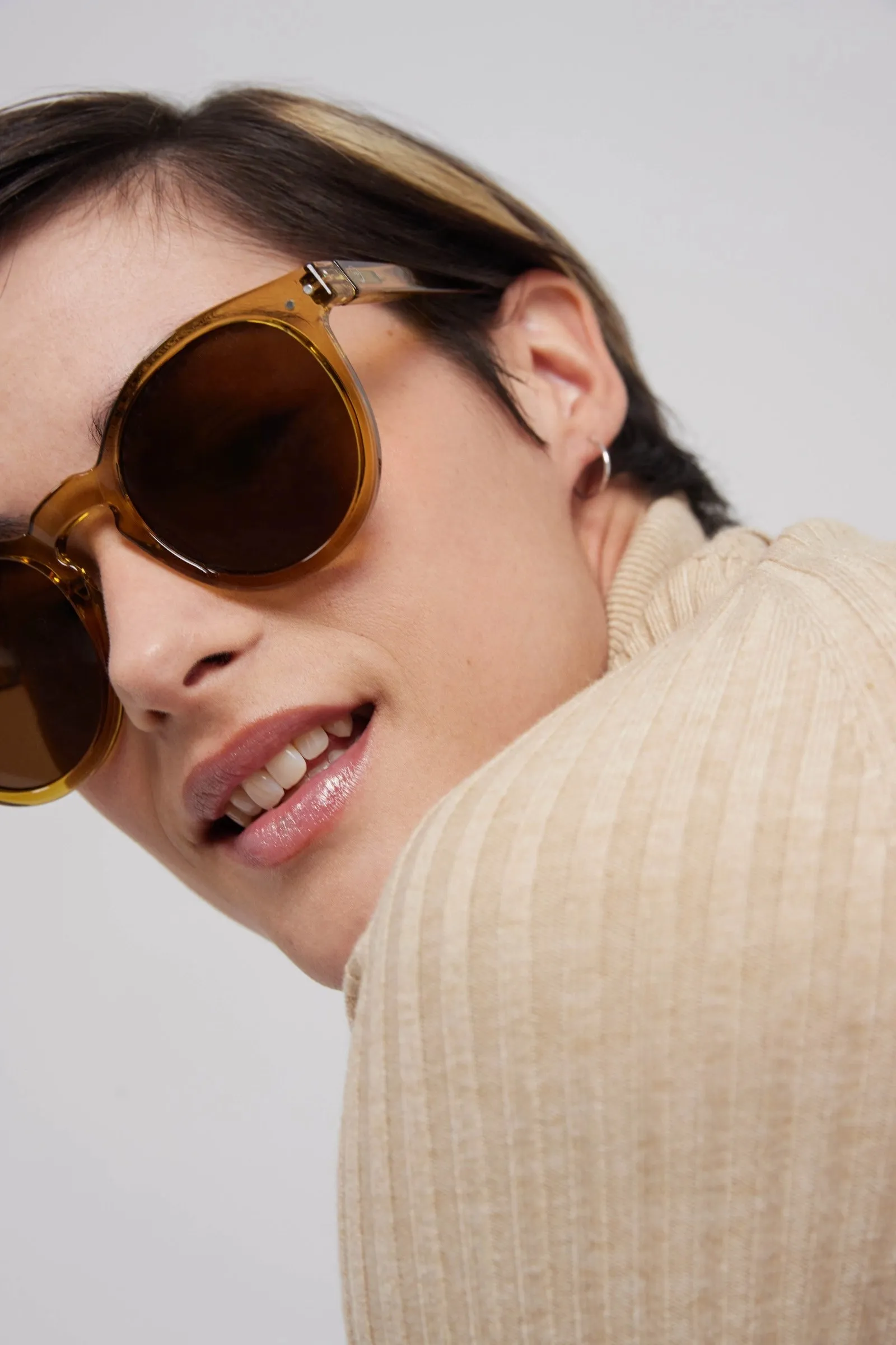 Izipizi #M Sunglasses in Golden Green